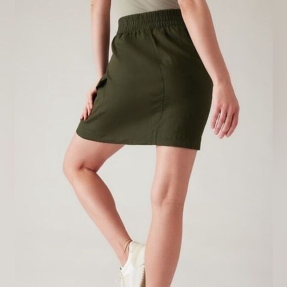 NWOT Athleta Voyager 100% Linen Skirt Essential Cargo Pocket Green, Size 6 - Picture 3 of 10